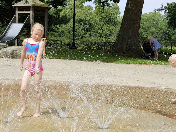  Splash Parks, Aqua Parks and Outdoor Pools in (and around) Essex and East London