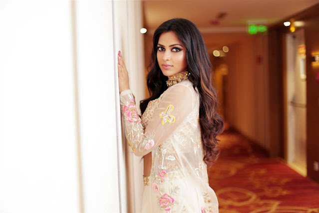 Tamil actress Amala Paul latest photoshoot pics