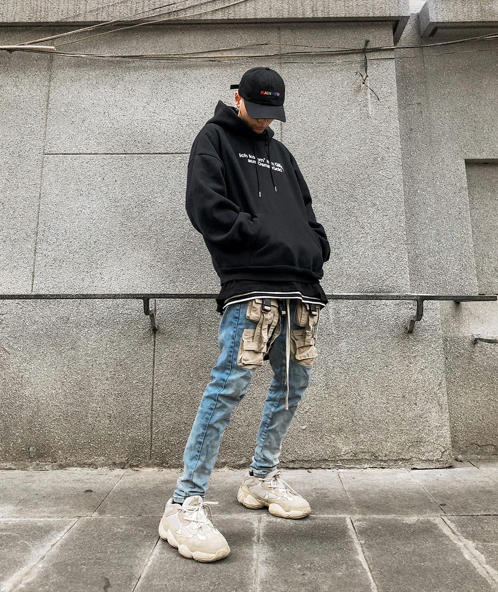 Áo khoác hoodie với quần 