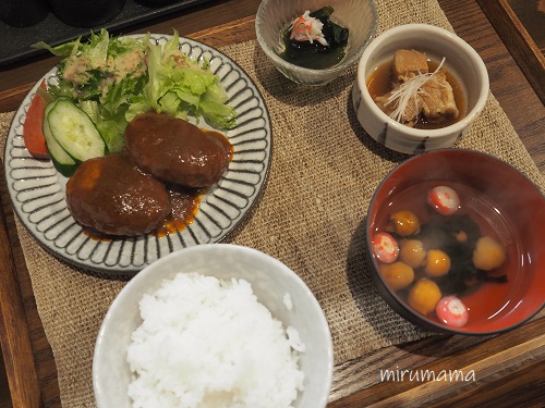 ハンバーグ定食