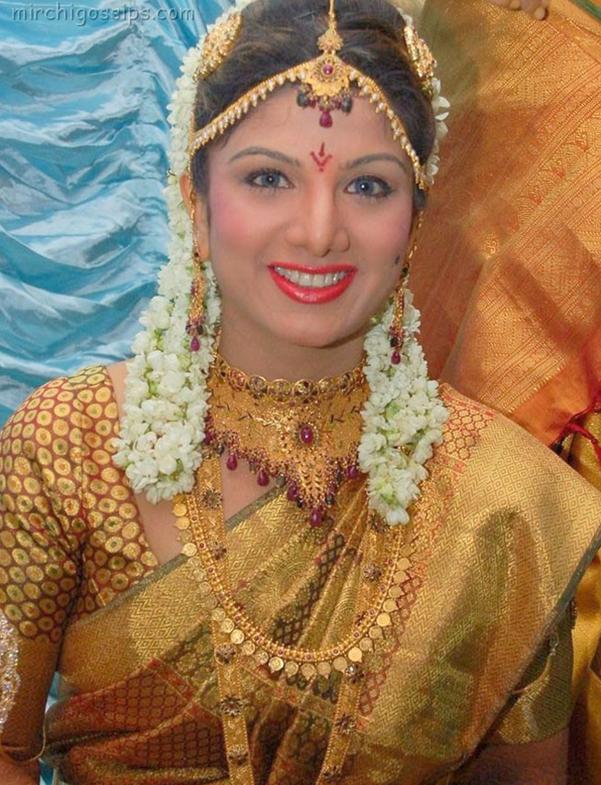 South Indian Actress Rambha Wedding photos Posted by pranavikha on 629 PM