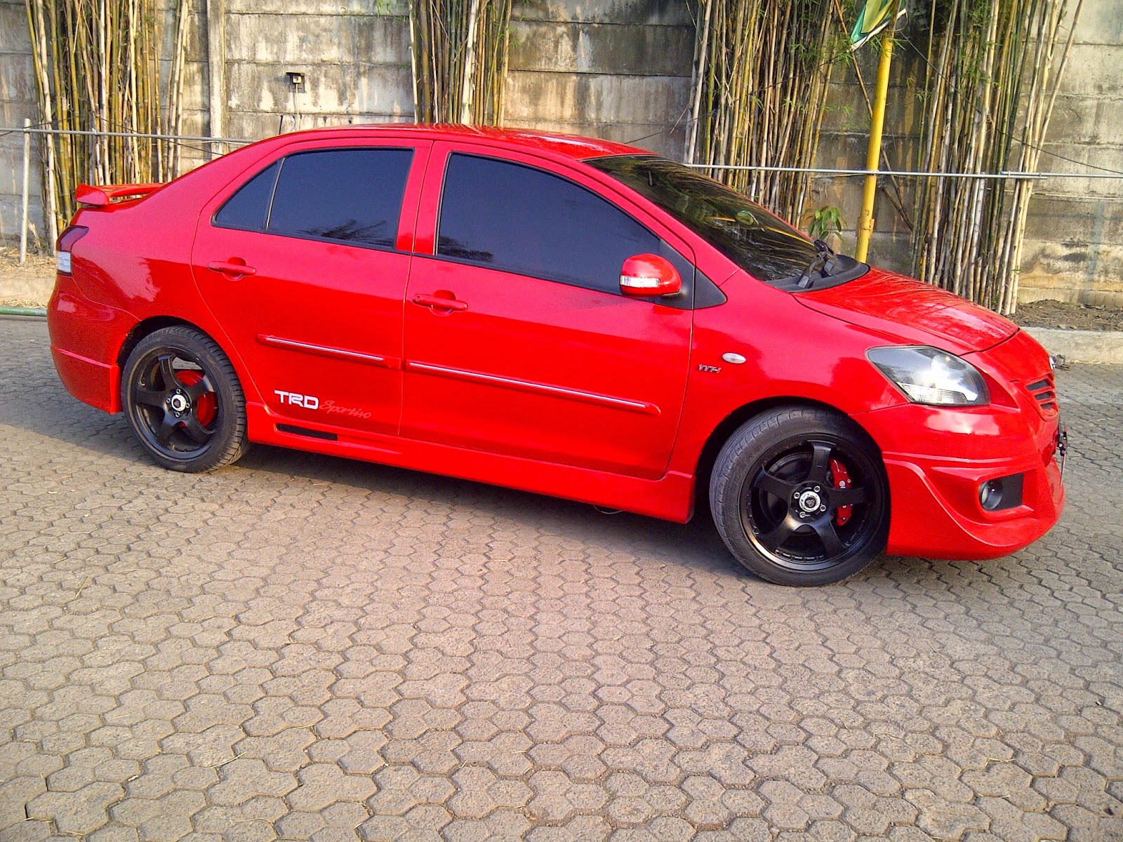 Kumpulan Modifikasi Mobil Vios Limo Warna Merah Terbaru Rekanotomotif