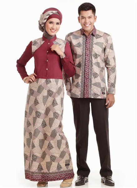 21 Model Baju Muslim Batik Sarimbit Keluarga Modern 