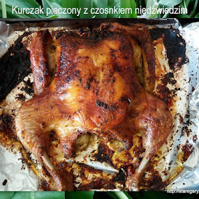 Kurczak pieczony z czosnkiem niedźwiedzim