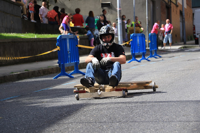 bajada de goitiberas en las fiestas de Llano