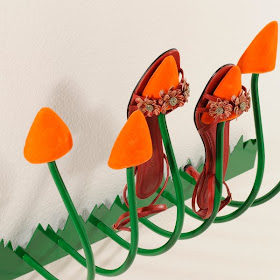 shoe rack shaped like tulip buds