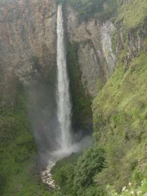 Air Terjun Tertinggi di Indonesia 