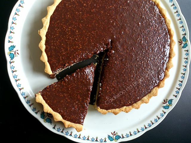 Torta de chocolate e castanha de caju