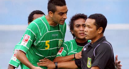 protes-wasit