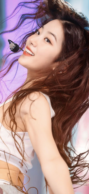 Kazuha ; LE SSERAFIM (Japanese Singer, Rapper and Ballerina)