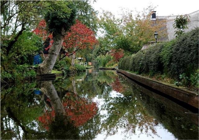 A Village in Holland with no roads