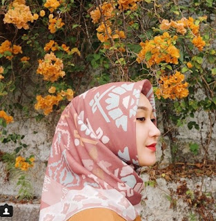 Fashion Dan Hijab Ala Dian Pelangi