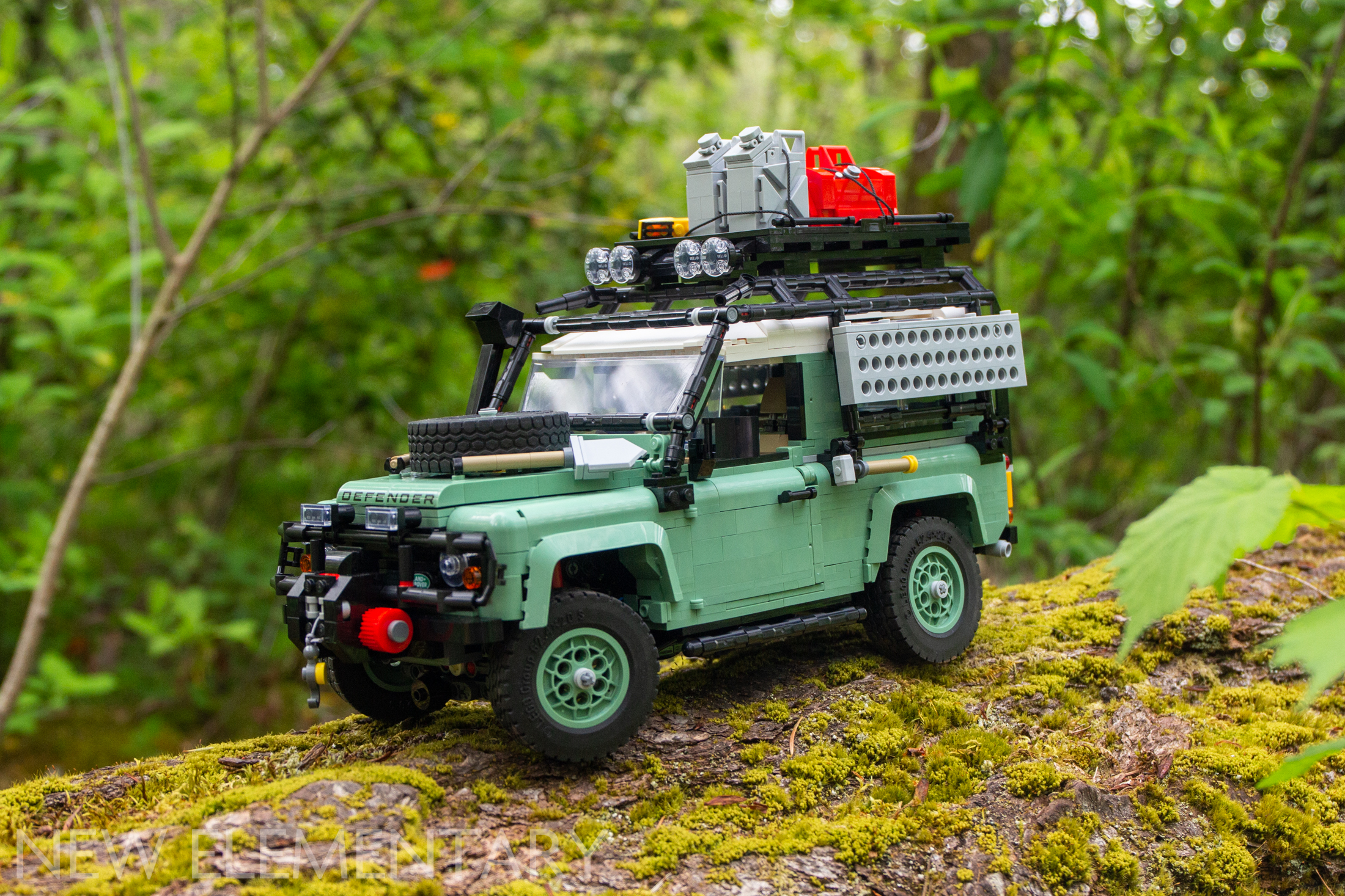 LEGO® review: 10317 Land Rover Classic Defender 90 | Elementary: LEGO® parts, sets and techniques