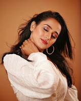 Divya Pugaonkar (Actress) Biography, Wiki, Age, Height, Career, Family, Awards and Many More