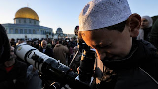 With the exception of Oman, several Arab countries declare Friday the first day of Eid al-Fitr  Several Arab countries, with the exception of the authority of Oman, announced that tomorrow, Friday, is the first day of Eid Al-Fitr, after the sighting of the crescent of the month of Shawwal has been confirmed. Thus, the month of Ramadan will end on its 29th day.  Saudi Arabia and several Arab countries announced, on Thursday evening, that Friday is the first day of Eid al-Fitr, after the sighting of its crescent was confirmed, while the Sultanate of Oman announced Saturday that the crescent could not be seen, according to official sources.  Thus, the month of Ramadan, which began on Thursday, March 23, will be 29 days for the countries that announced the start of Eid al-Fitr on Friday, and 30 days for those who approved it on Saturday.  And according to the Saudi Press Agency, that the Supreme Court announced that “tomorrow, Friday, is the first day of Eid Al-Fitr for this year 1444 AH.  In a related context, Qatar, the Emirates, Iraq and Yemen announced Friday, the first day of Eid, after the crescent of the month of Shawwal was established as well, according to separate official statements by the Qatari and Emirati Crescent Investigation Committees, the Iraqi Sunni Court, and the Yemeni endowments.  Bahrain and Kuwait also announced the same position, according to two separate statements of the Sharia Vision Authority in the two countries.  In turn, the Grand Mufti of Jerusalem and the Palestinian territories, Sheikh Muhammad Hussein, announced that tomorrow, Friday, is the first day of Eid al-Fitr.  Egypt and Sudan also announced that Thursday is the completion of the month of Shawwal, and that tomorrow, Friday, is the first day of Eid al-Fitr.  On the other hand, the Omani Endowment stated in a statement that Saturday is the first day of Eid Al-Fitr, after the crescent of Shawwal could not be seen, and the Friday that completes the month of Ramadan will be 30 days.  The blessed month of Ramadan began on Thursday, March 23, in 27 Arab and Islamic countries, including Turkey, Saudi Arabia, Egypt and Palestine, and Muslim communities in France, Austria and the Australian continent.     Riyadh and Tehran discuss the next steps in the path of resuming relations  Saudi Foreign Minister Faisal bin Farhan and his Iranian counterpart, Hussein Amir Abdollahian, discussed in a phone call Thursday evening the next steps to restore relations between the two countries in light of the Beijing agreement.  On Thursday evening, Saudi Foreign Minister Faisal bin Farhan and his Iranian counterpart, Hussein Amir Abdullahian, discussed the "next steps" of the agreement to restore relations between the two countries, which were severed since 2016.  This came during a phone call the Saudi minister received from his Iranian counterpart, according to the Saudi Press Agency.  The agency reported that the phone call that the Saudi foreign minister received from his Iranian counterpart "when the two sides exchanged congratulations on the occasion of Eid al-Fitr."  During the call, "many issues of concern to the two countries were discussed, and next steps were discussed in light of what was recently agreed upon with China," without further details.  On March 10, Saudi Arabia and Iran announced the resumption of their diplomatic relations and the reopening of embassies within two months, following Chinese-sponsored talks in Beijing, according to a joint statement by the three countries.  On April 12, an Iranian delegation arrived in Riyadh as part of a plan to reopen Tehran's embassy and diplomatic missions in the Kingdom, days after a Saudi delegation arrived in Tehran on the 8th of the same month to discuss opening the country's embassy and consulate.  The two visits came at the time, days after the second round hosted by Beijing between the Saudi and Iranian sides, headed by the foreign ministers of the two countries, to restore diplomatic relations between the two countries, which were severed since 2016.  At that time, the Saudi and Iranian foreign ministers agreed, at a meeting in Beijing on April 6, to start arrangements for opening the embassies of the two countries within the agreed period of two months.  In January 2016, Saudi Arabia severed its relations with Iran, following attacks on the Riyadh embassy in Tehran and its consulate in Mashhad (east), in protest against the kingdom's execution of Saudi Shiite cleric Nimr al-Nimr, on charges including "terrorism."