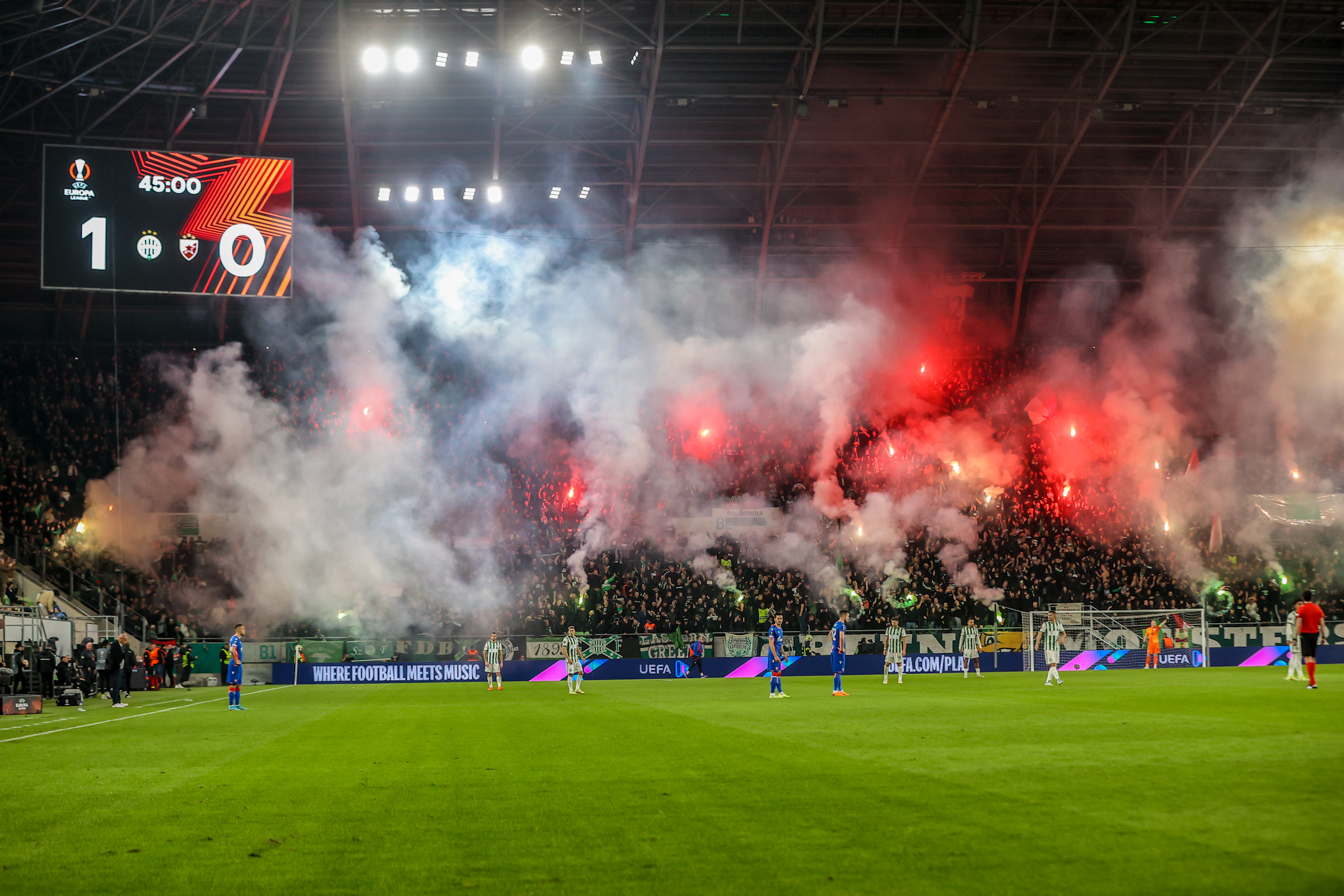 KARNYÚJTÁSNYIRA A KUPATAVASZ !, FERENCVÁROS - CRVENA ZVEZDA, EL, 2022.10.13., OLDALVONAL