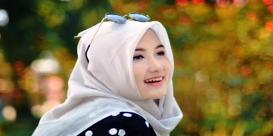 Ingatlah !! Yang Cantik Dan Kaya Itu Banyak, Tapi Yang Hatinya Tulus Itu Susah Didapatkan 