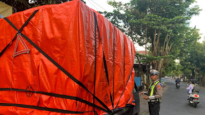 Operasi Patuh Semeru 2025, Satlantas Polres Lumajang Tertibkan Lalu Lintas dan Beri Himbauan