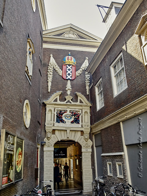 Puerta de St. Luciensteed, Amsterdam Museum, por El Guisante Verde Project