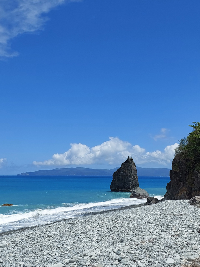 Baler Aurora Travel Guide - Ampere Beach and Rock Formations
