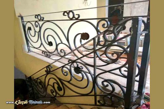 Railing Tangga Klasik