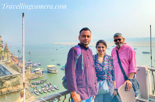 There are several hotels in Varanasi that offer panoramic views of the ghats, providing guests with a breathtaking view of the Ganges river and the surrounding city. Above photograph is clicked on rooftop of Hotel Sita near Munshi Ghat of Varanasi.