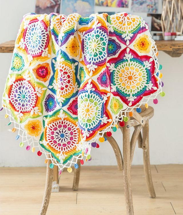 Crochet Mehndi pattern blanket, with Free crochet pattern - white