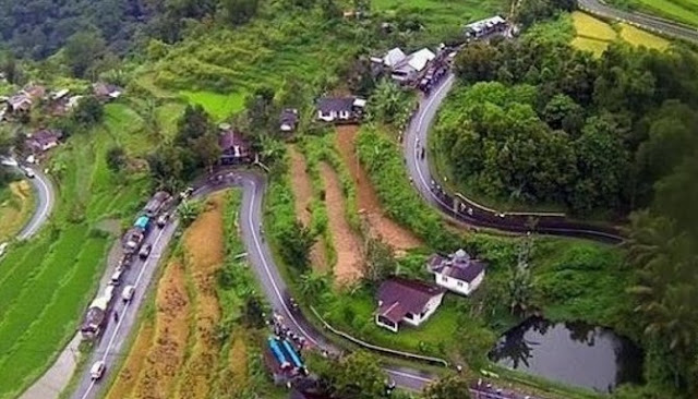 Inilah Enam Jalan Dengan Pemandangan Paling Indah Yang Ada Di Indonesia