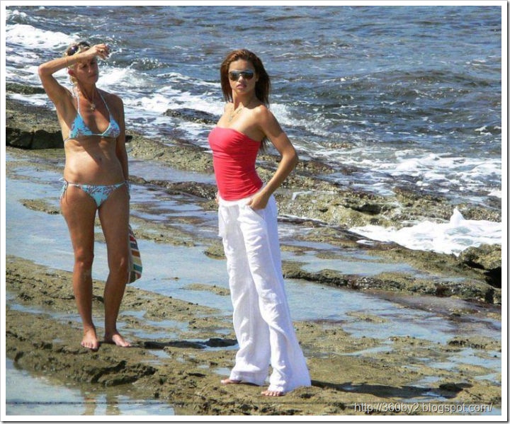 Brazilian Supermodel  Adriana Lima Fully Loaded Picture Gallery_10_lima_105299