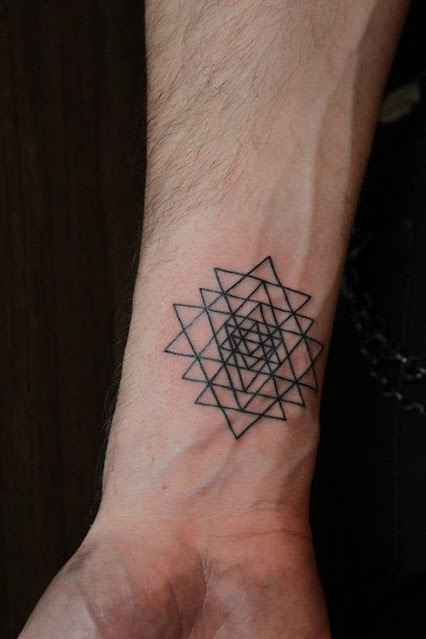 50 ideias de tatuagens geométricas para homens modernos e estilosos!