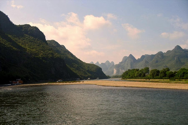 A picturesque scene of the River Li