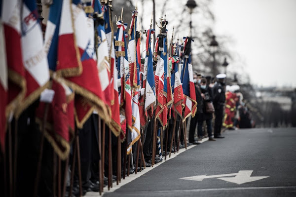« Tu es patriote ? Rejoins-nous ! » : les signataires de la Tribune des Généraux défilent ce samedi à Paris pour défendre la fierté française