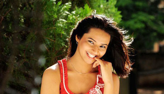 Isha Chawla hot pics sizzling Isha Chawla hot images