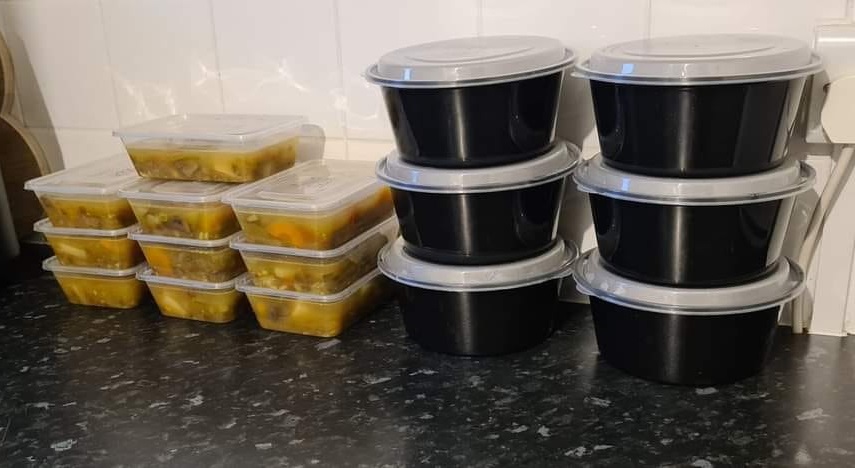 Food containers for batch cooking