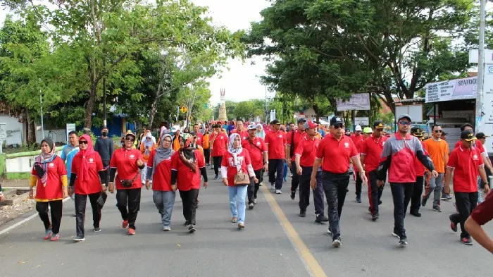 Hadiri Jalan Sehat Kemenag Sinjai, Ini Harapan Bupati Andi Seto