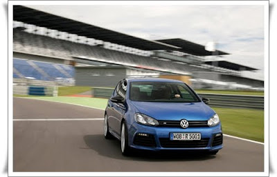 2011 Volkswagen Golf R Front Angle View