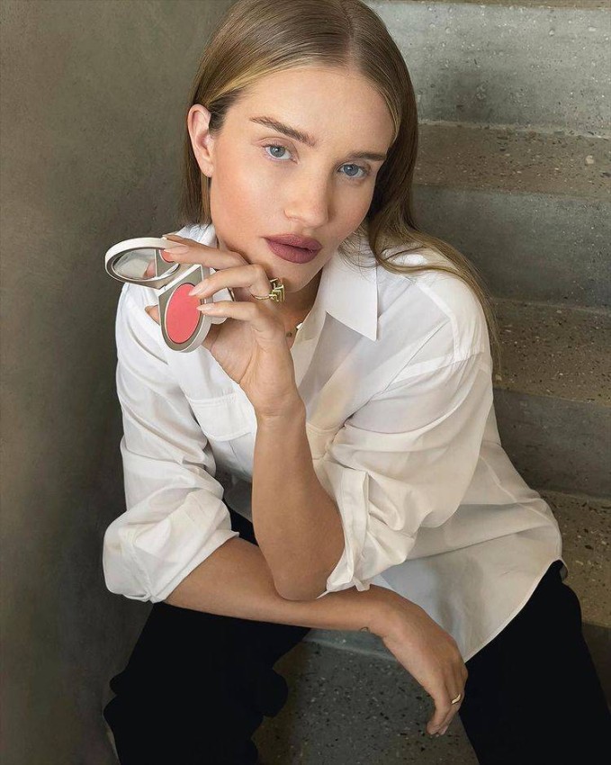 Rosie Huntington launches her sustainable style beauty brand Rose Inc International model and actress, Rosie Huntington, announced the launch of her own beauty line, after years of working with major companies and international brands in the world of cosmetics.