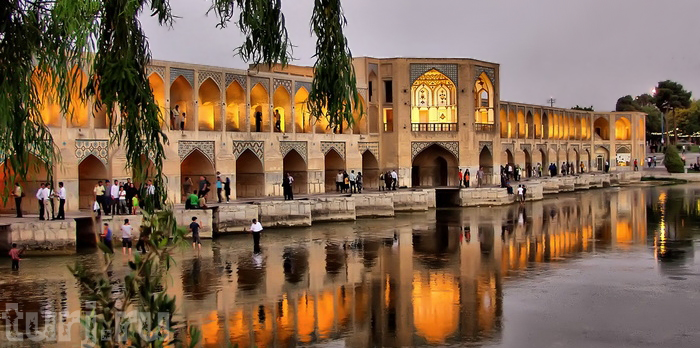 Khaju Bridge, Jembatan Bersejarah di Iran