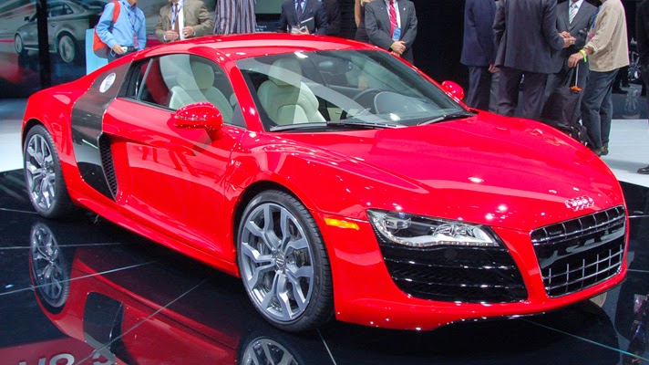 Audi R8 Review & Image