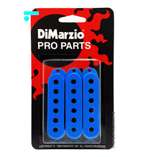 Dimarzio DM2001BL, Strat Pickup Cover - BLUE