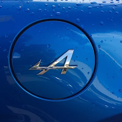 Alpine A290: Advanced Technology and Unmatched Driving Experience 1