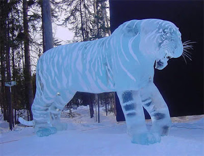 Very Cool Ice Sculpture Seen On lolpicturegallery.blogspot.com