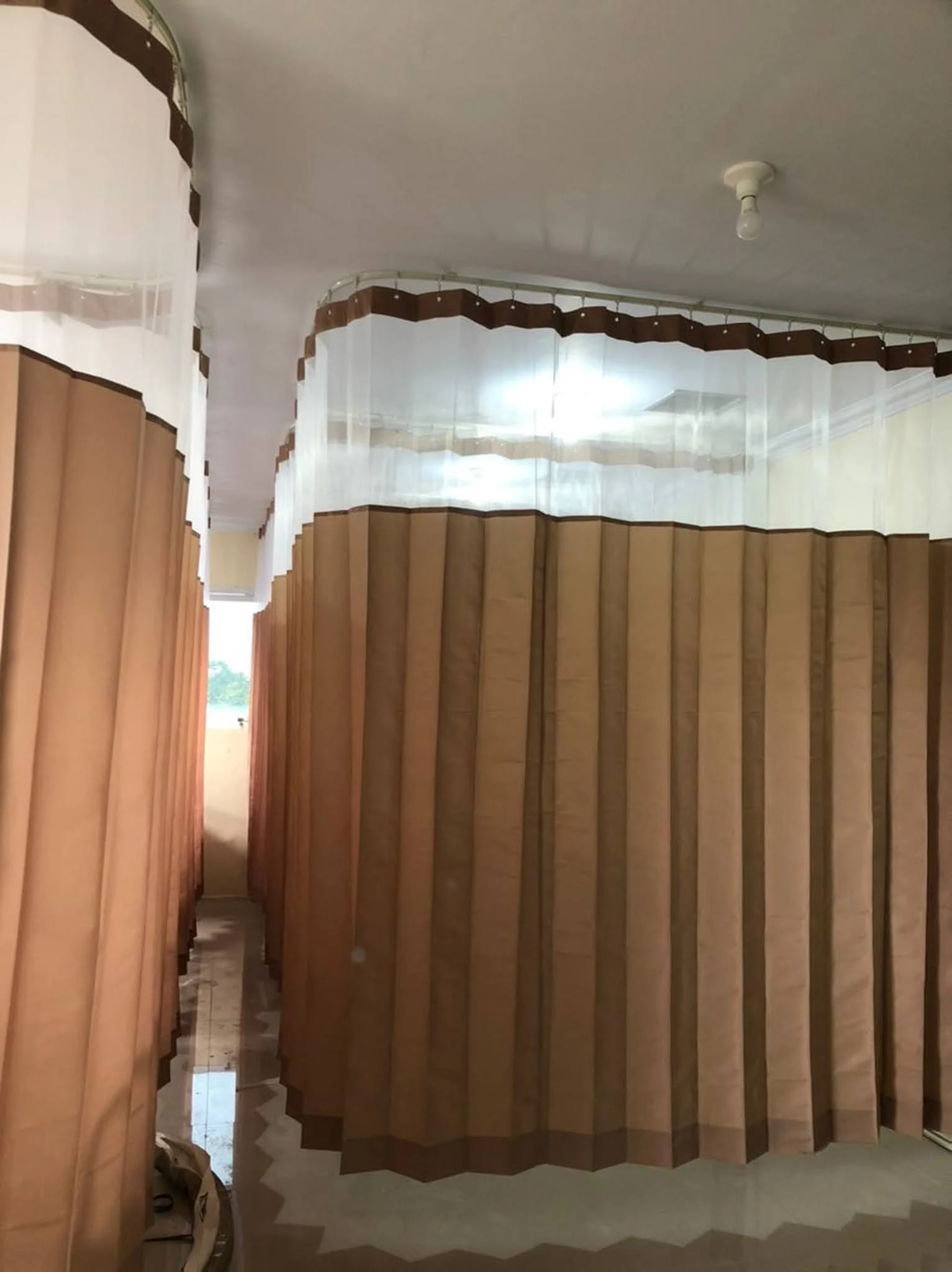tirai rumah sakit