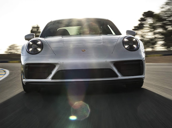 Porsche lança 911 Carrera GTS Le Mans Centenary Edition