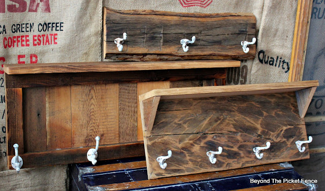 reclaimed wood, rustic decor, coat hooks, cabin decor, barnwood, http://bec4-beyondthepicketfence.blogspot.com/2016/03/rustic-style-coat-hooks.html