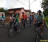 Passeio Ciclístico da Paróquia Santa Terezinha da Igreja São Francisco até a Igreja de N. Sra. Aparecida no bairro Amir Amaral, 12 de outubro de 2011 – Fotos