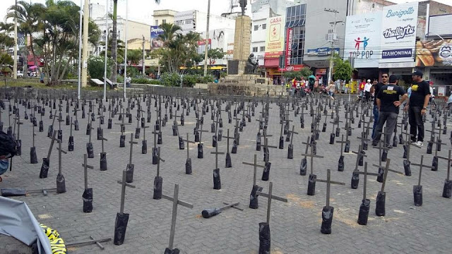 Policiais realizam protesto em Caruaru e pedem mais apoio do governo do estado para a segurança