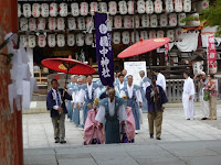 久世駒形稚児は綾戸国中（あやとくなか）神社の（南区久世町）