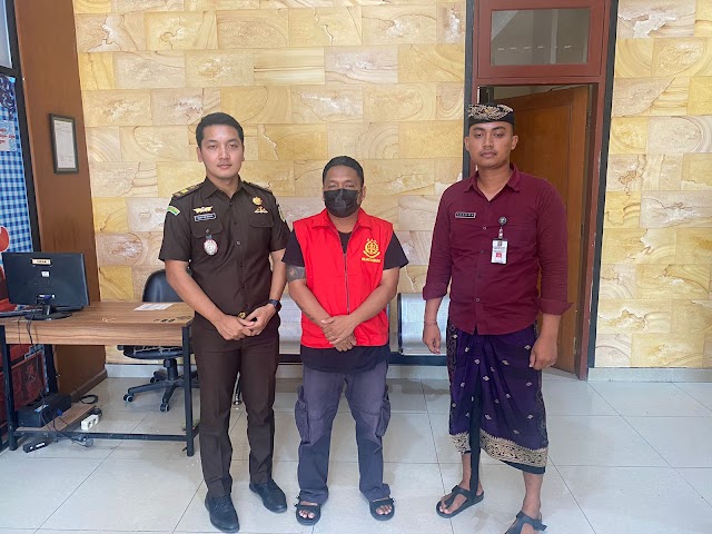 Tim Penyidik Tindak Pidana Khusus Kejaksaan Negeri Badung Menetapkan dan Melakukan  Penahanan Terhadap PS selaku ASN pada Dinas PMD Kabupaten Badung Sebagai Tersangka  dalam Perkara Tindak Pidana Korupsi Gratifikasi dan/atau Pungli.