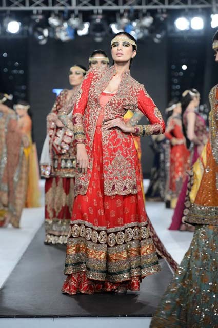 HSY Bride Groom Dresses www.fashion-beautyzone.blogspot.com